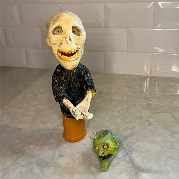 Folk Art hand crafted paper mache Bobblehead Halloween Skeleton.  Mr. Bony 2018 - Picture 1 of 13